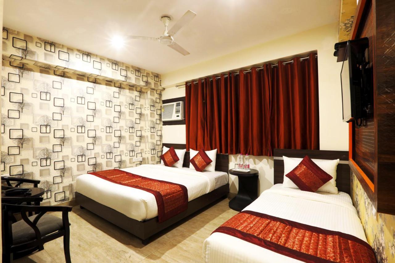 Hotel Ark Wood At Airport New Delhi Exteriör bild