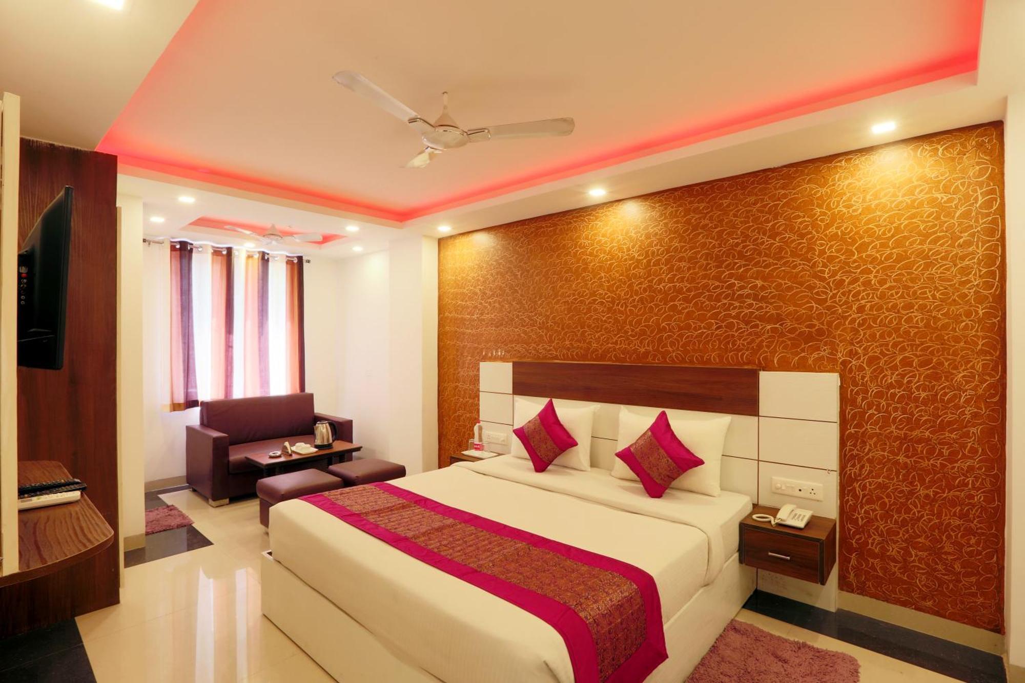Hotel Ark Wood At Airport New Delhi Exteriör bild
