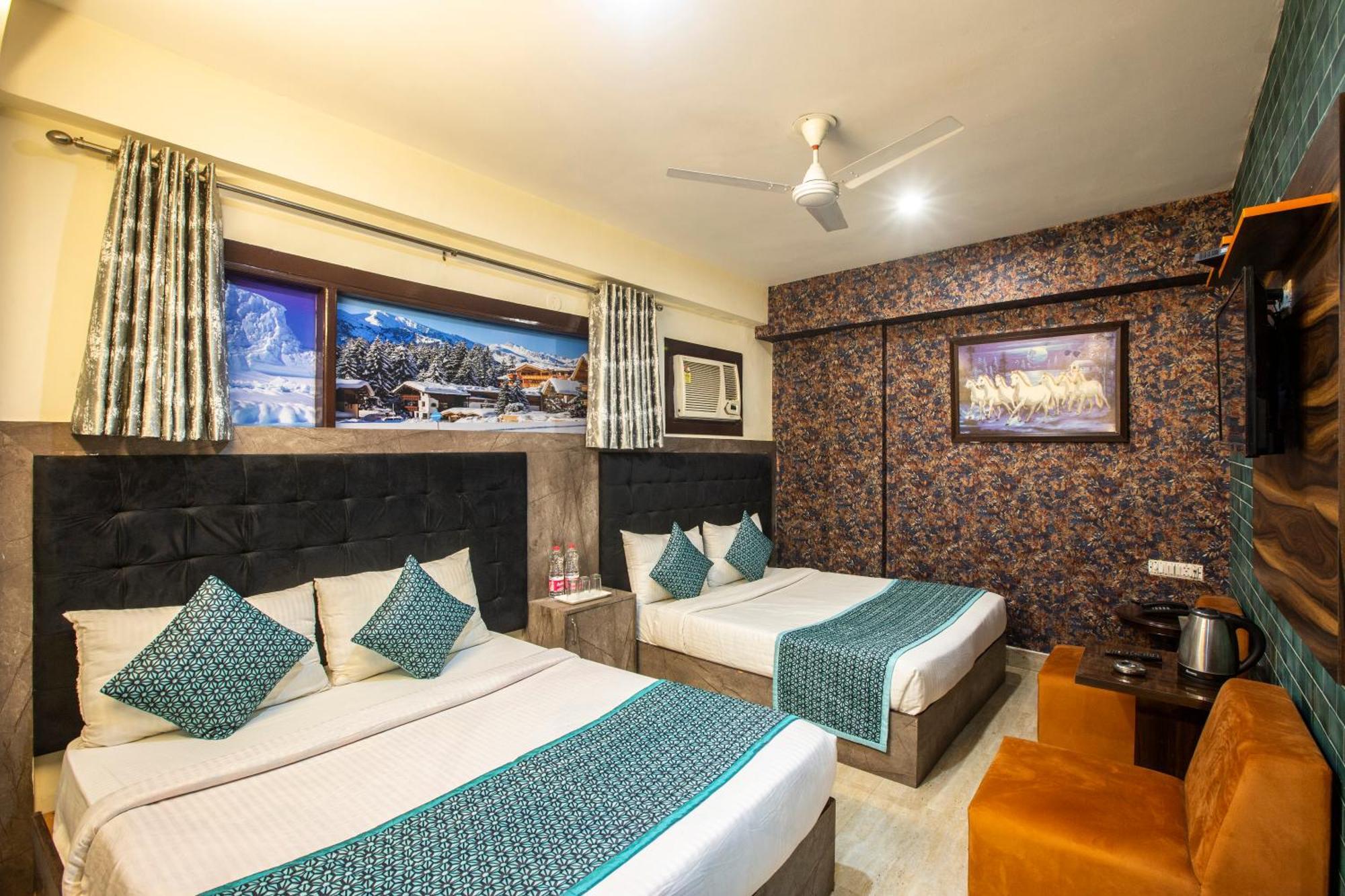 Hotel Ark Wood At Airport New Delhi Exteriör bild