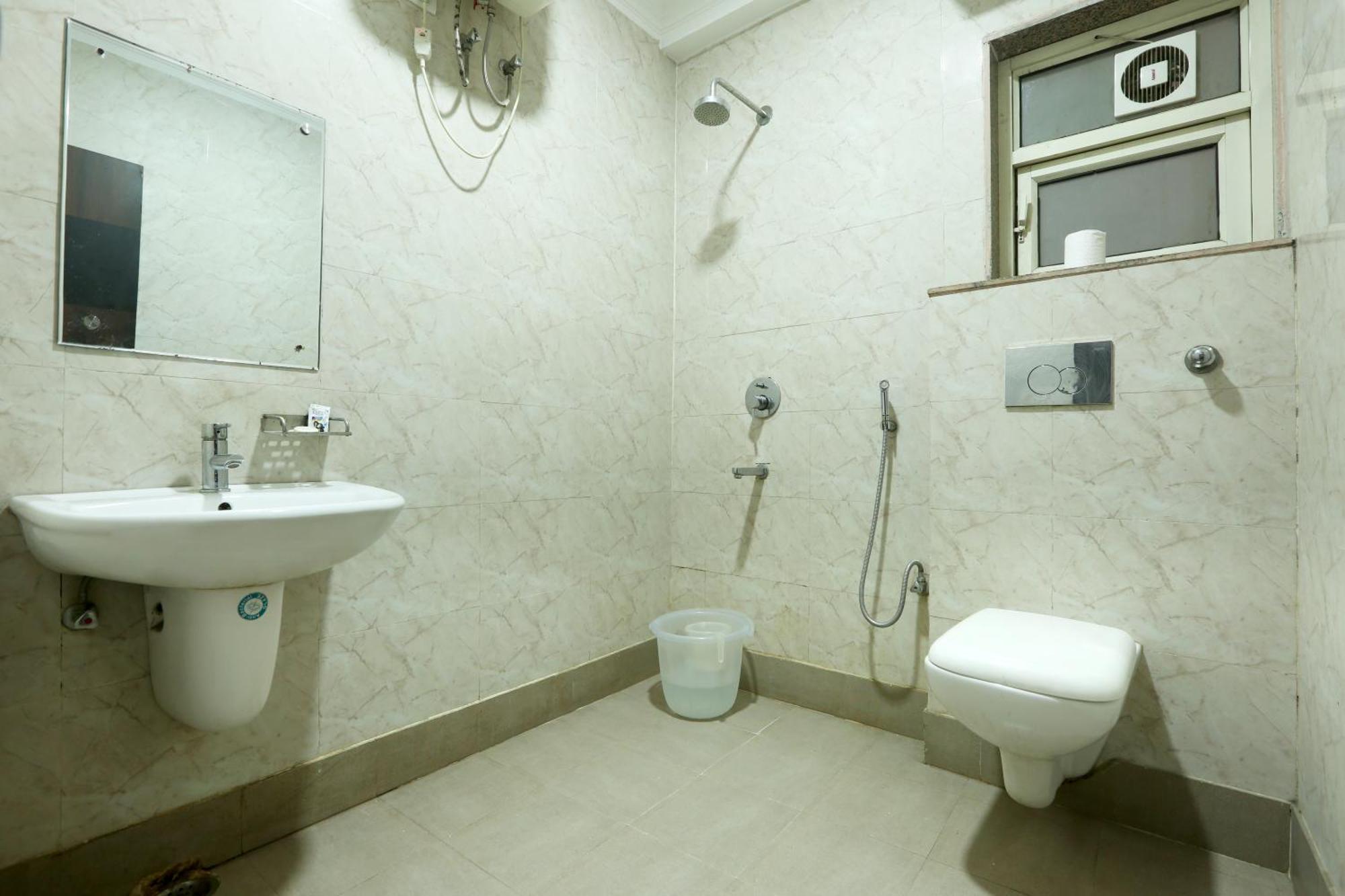 Hotel Ark Wood At Airport New Delhi Exteriör bild