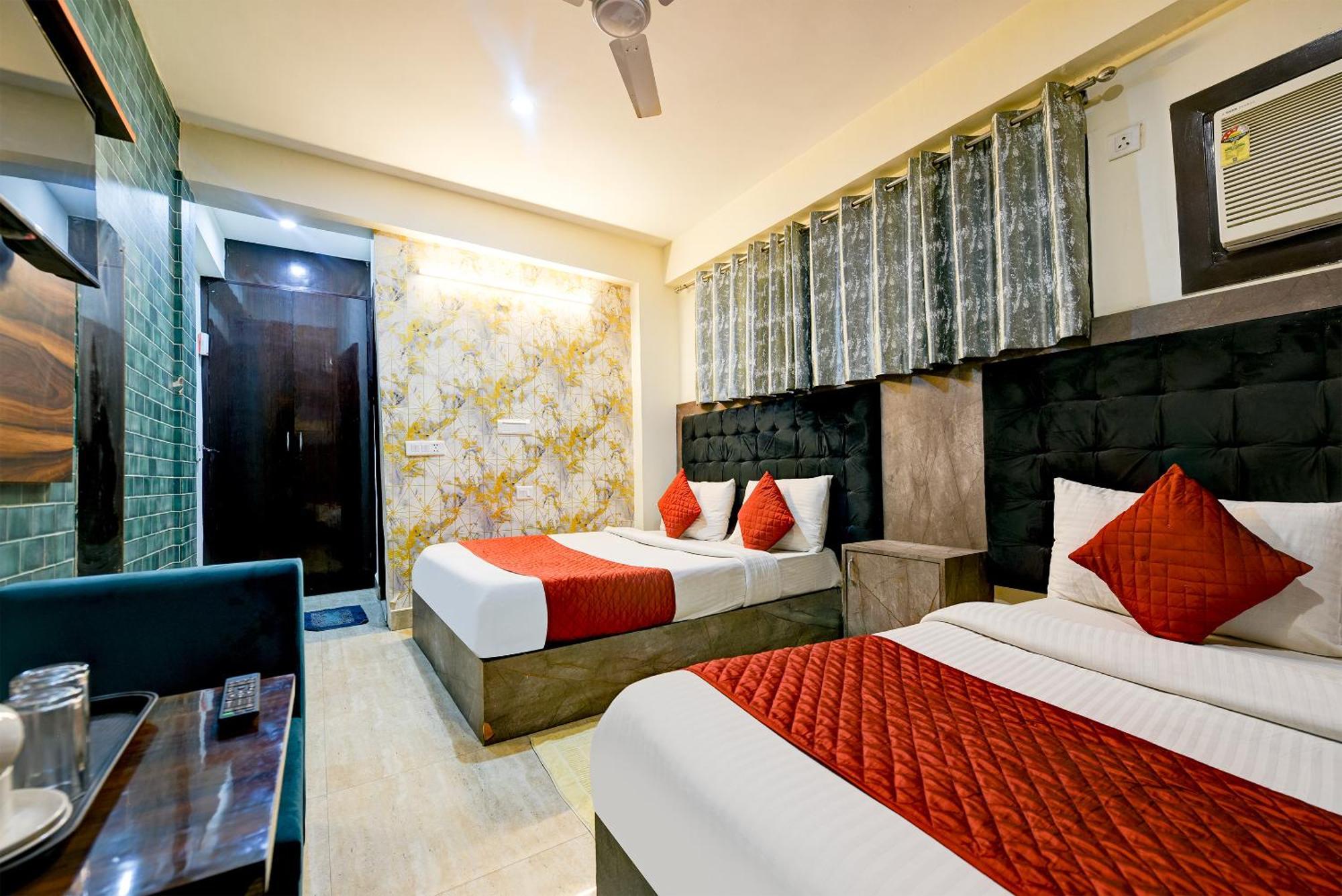 Hotel Ark Wood At Airport New Delhi Exteriör bild