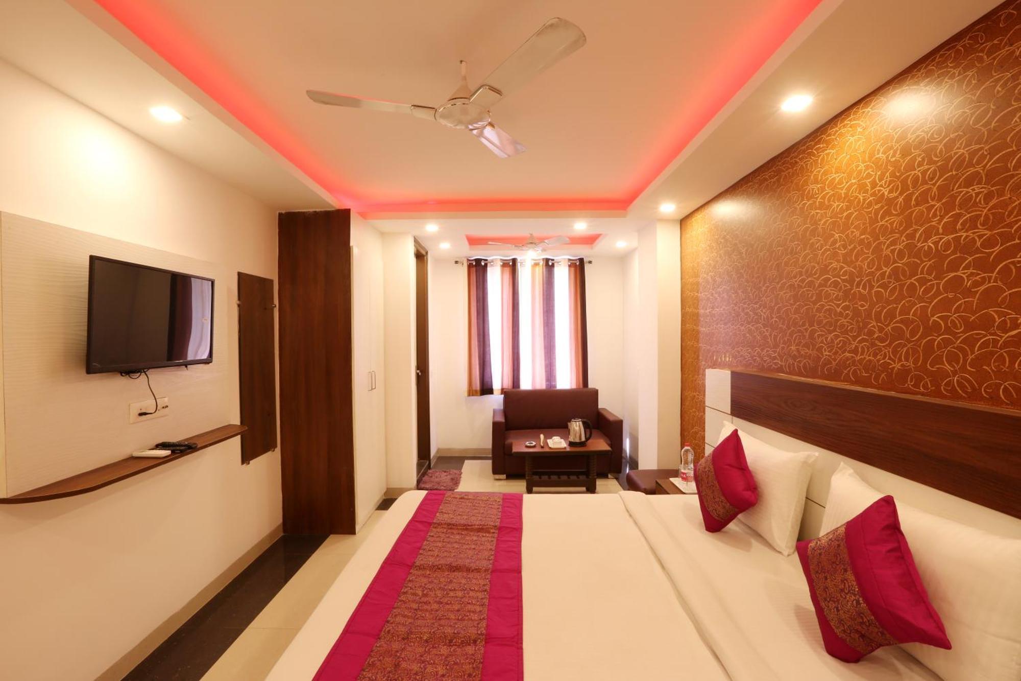 Hotel Ark Wood At Airport New Delhi Exteriör bild